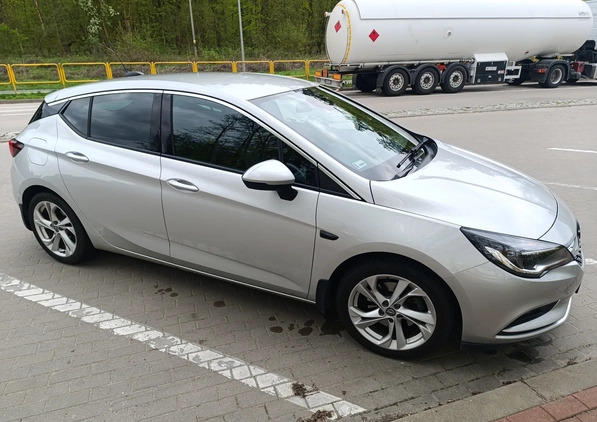 Opel Astra cena 67500 przebieg: 58600, rok produkcji 2017 z Iława małe 106